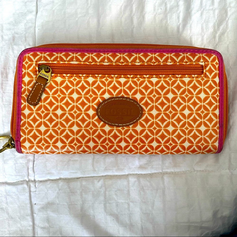 Fossil Accordion Style Zip Wallet